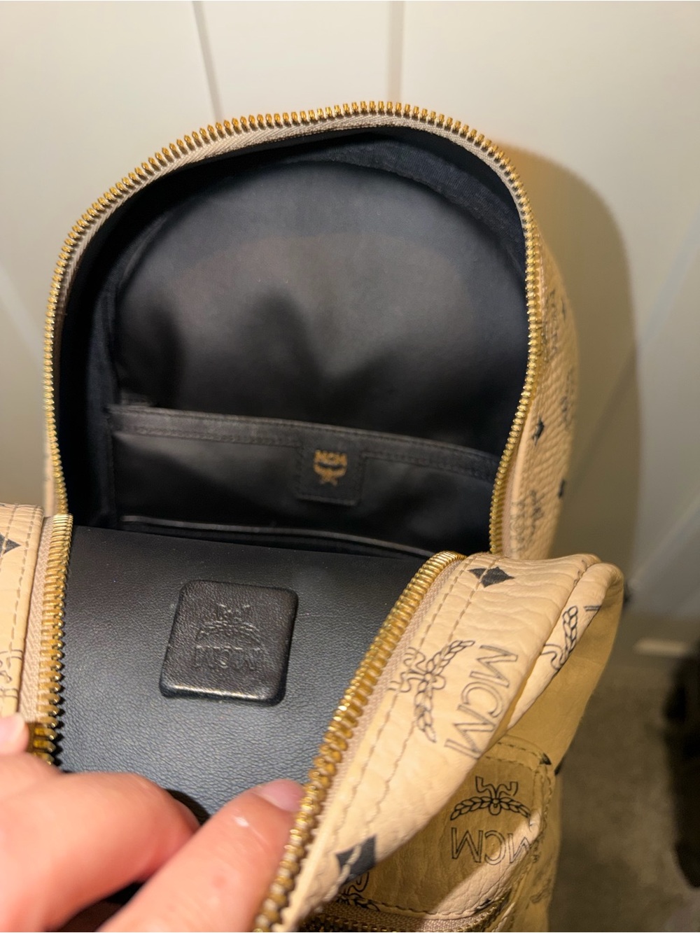 MCM studded visetos backpack - Picture 7 of 8